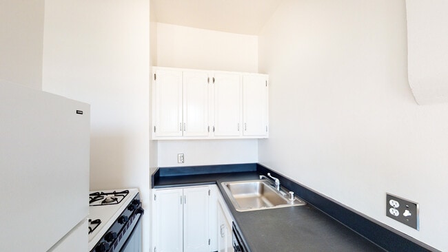 Photo - 1472 Filbert