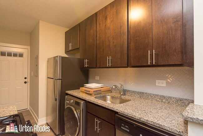 Photo - 711 W Brompton Ave Unidad A03C