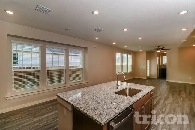 1529 Mexican Heather Dr