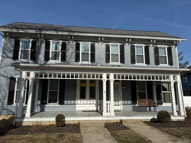 Photo - 160 1/2 W Mound St