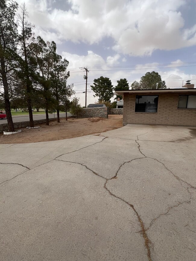 Photo - 10301 Album Ave