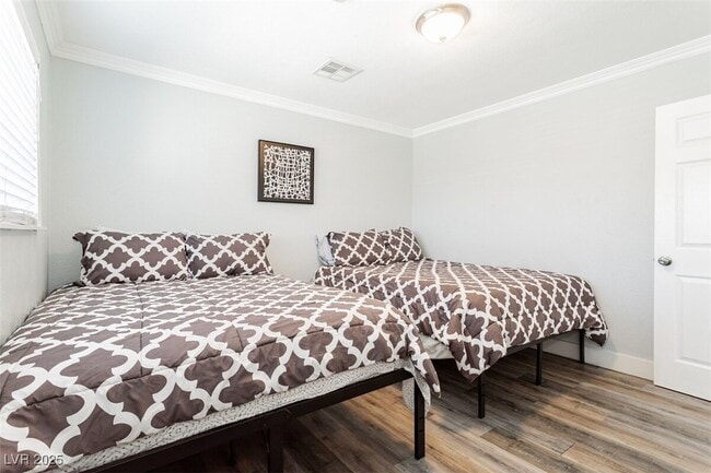 Photo - 2419 E Vegas Valley Dr