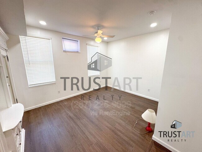 Photo - 910 N 41st St Unit 2