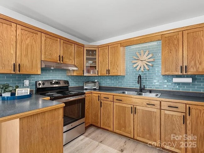 Photo - 15 Lawterdale Rd