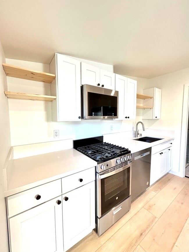 Photo - Studio - Downtown Santa Barbara Unidad 510 Chapala St. Apt. #11