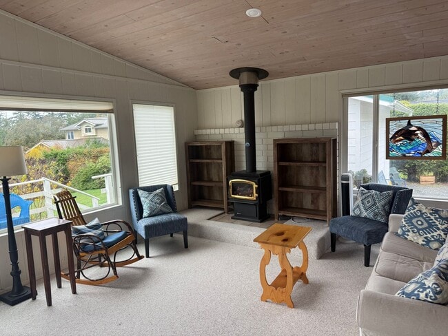 Photo - Charming Lummi Island Home - 2 Bedroom 2 Bathroom