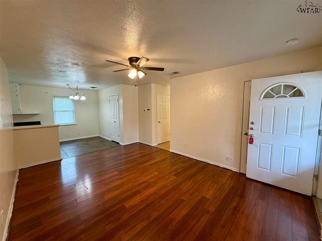 Photo - 5403 Dewey St