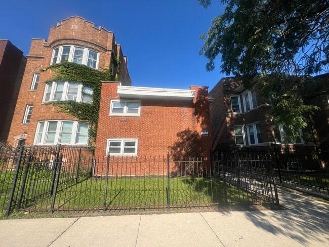 Building Photo - 7832 S Cregier Ave