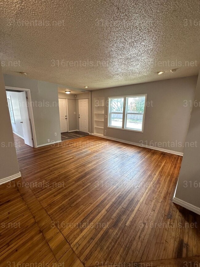 4722-4724 E 8th St N - 4724 E 8th St N
