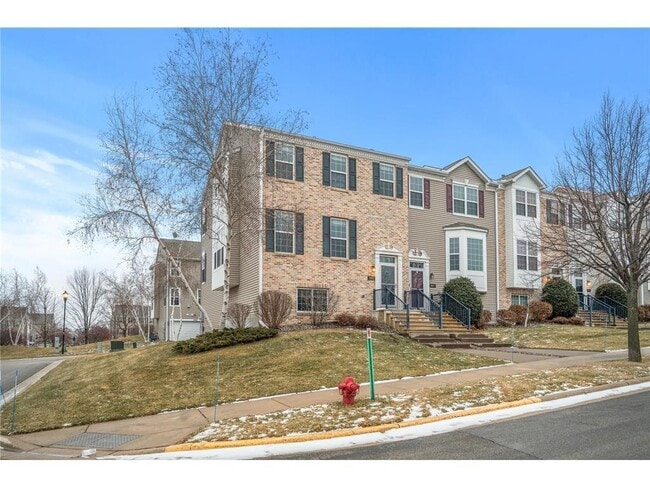 Building Photo - 9995 Wildflower Dr