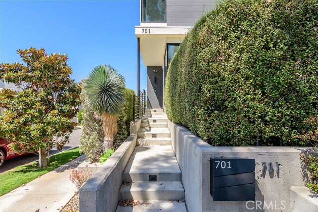 Photo - 701 Poppy Ave