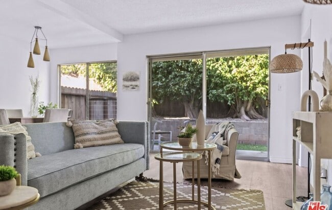 Building Photo - 2621 S Centinela Ave Rental