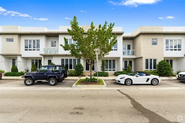 Building Photo - 10350 NW 66th St Rental