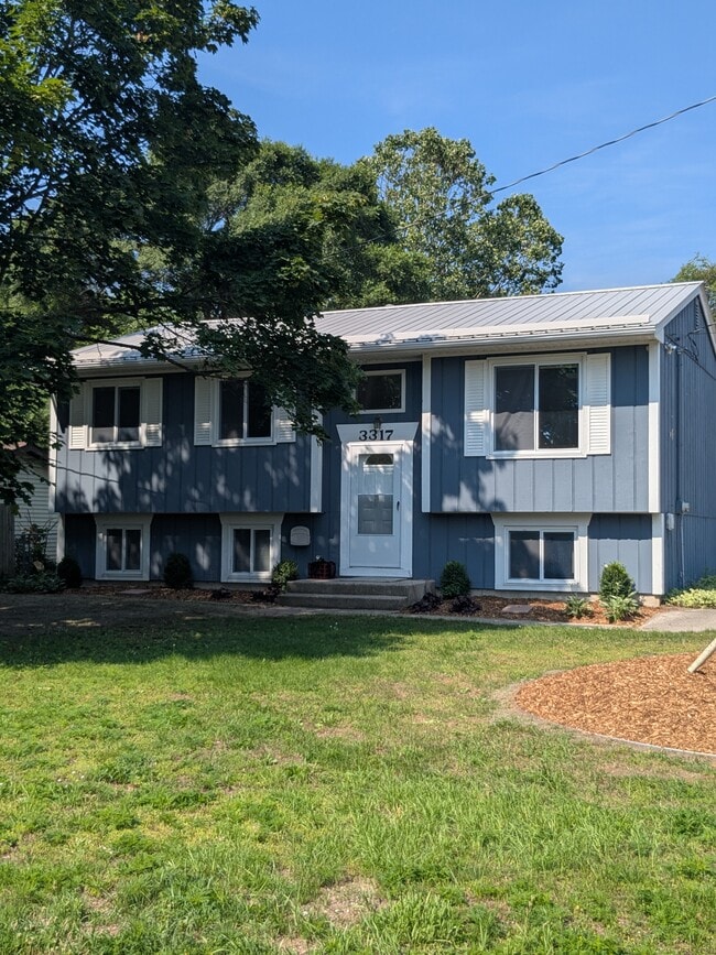 Building Photo - 3317 Mapel St S Rental