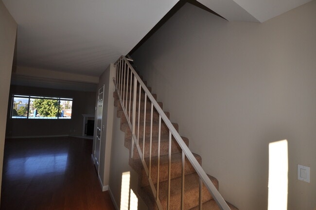 Photo - 5340 Whitsett Ave Unidad 08