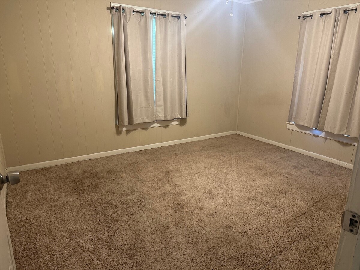 Photo - 324 Azalea St