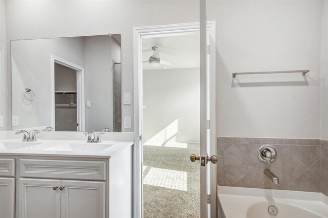 Photo - 9304 Colonial Bent Pl