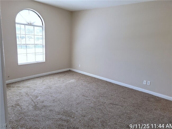 Building Photo - 2984 Juniper Hills Blvd Unit 201