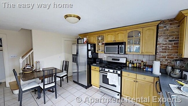 Building Photo - 60 Atherton St Unit #2