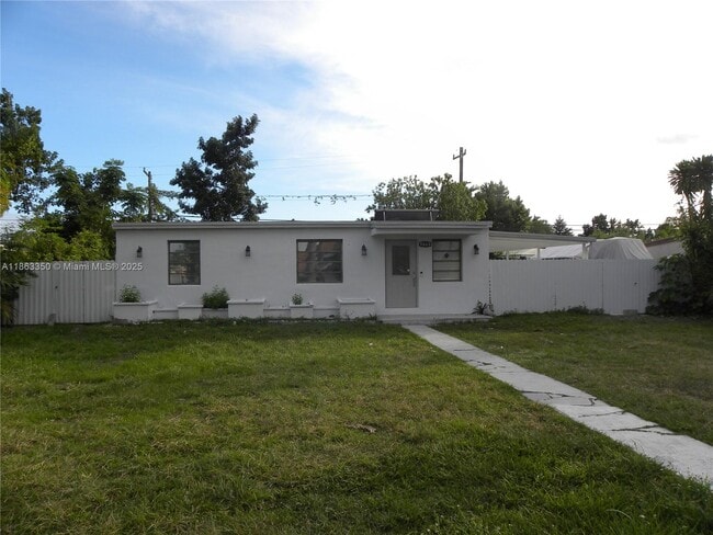 Building Photo - 9860 SW 48th St Rental