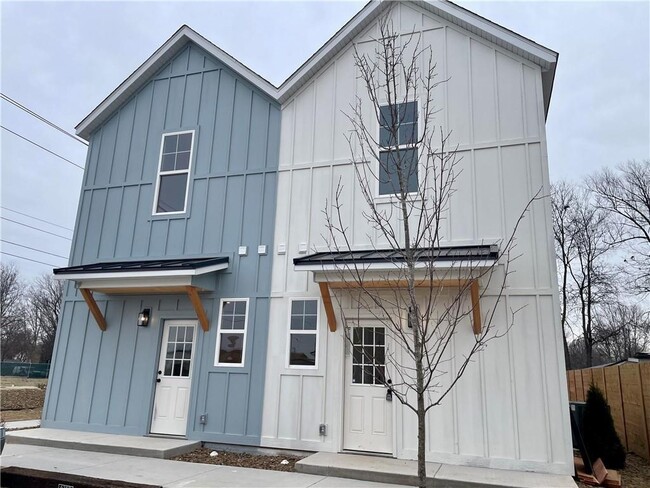 Photo - 628 W Price Ave