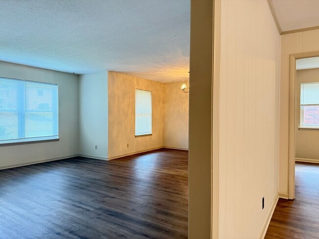 Photo - 4612 N Cypress St