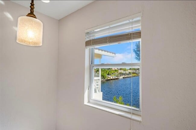 Photo - 2591 NE 55th Ct Unidad 208