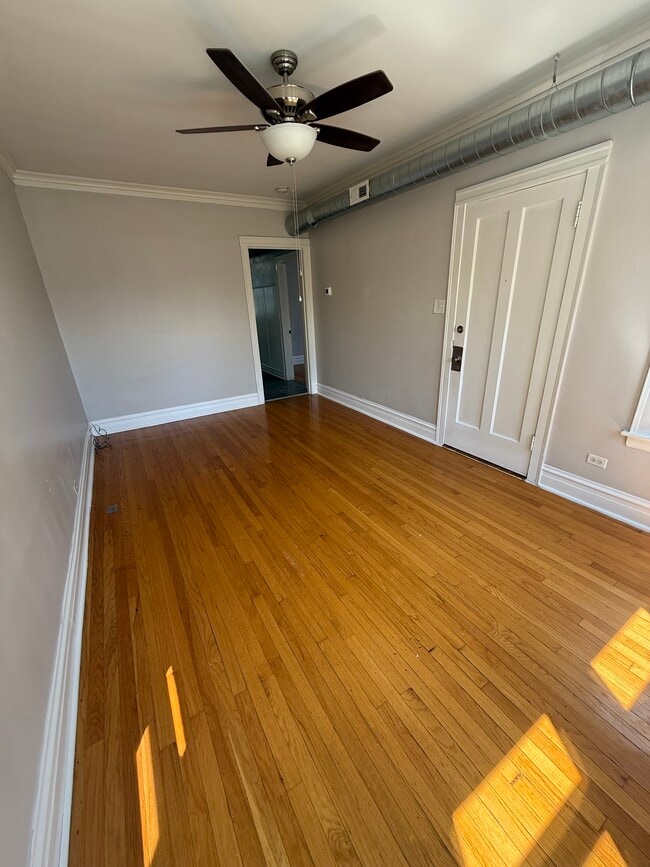 Building Photo - 3850 N Bernard St Unit 2F