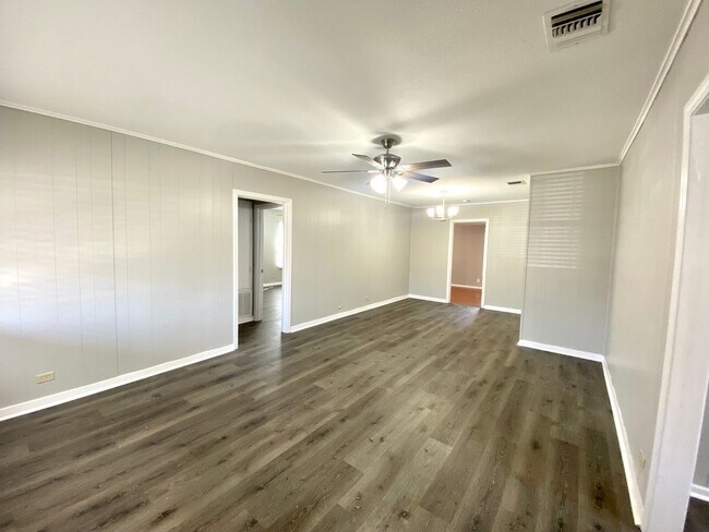 Photo - 178 Sweetbriar Ave