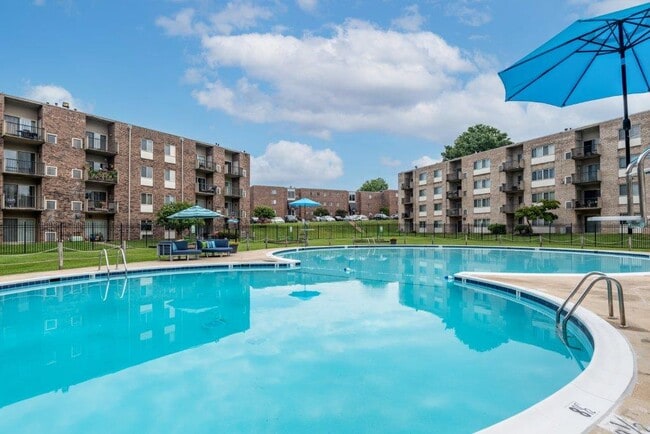 Lighthouse at Twin Lakes Apartment Homes