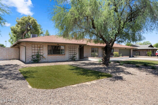 Photo - 5449 E Larkspur Dr