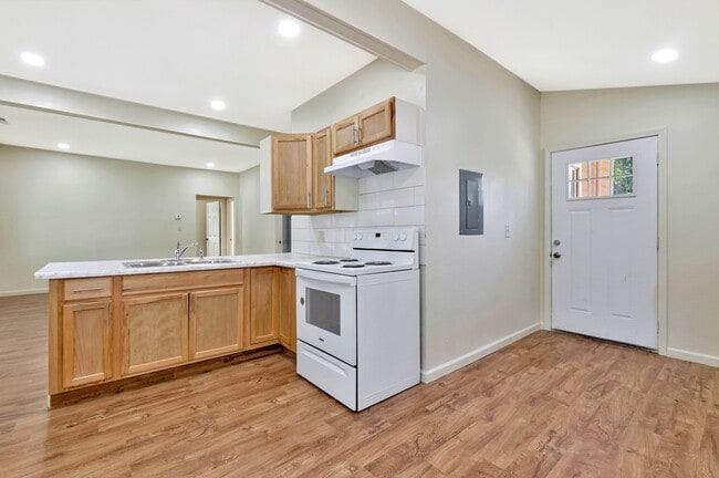 Photo - 311 N 9th St