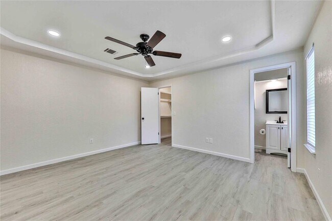 512 N Morgan Dr