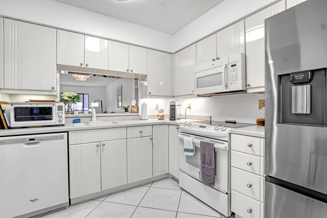 Photo - 7290 Kinghurst Dr Unit 806