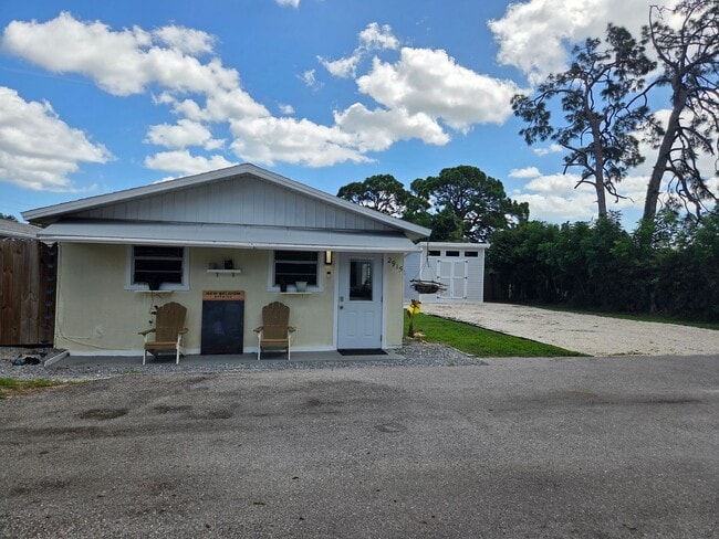 2915 36th Ave W