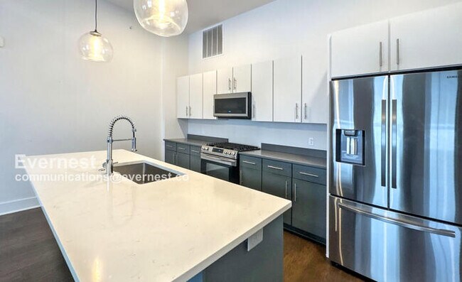 Building Photo - 1801 2nd Ave N Unit Apartment 413