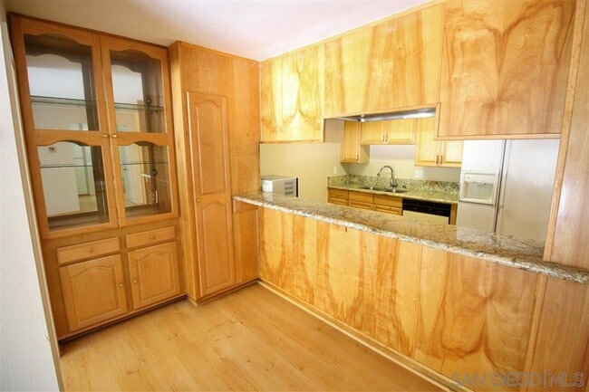 Photo - 6780 Friars Rd Unidad 273