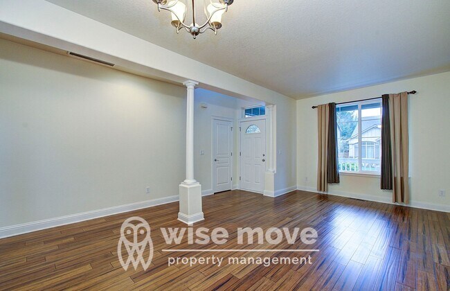 Photo - East Vancouver- Beautiful 5 bedroom