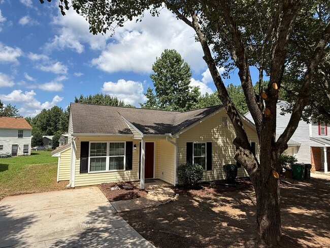 Photo - 404 Kingville Dr