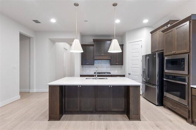 Photo - 626 Bay Breeze Dr