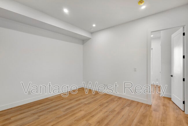 Building Photo - 1122 Pearcy Ct