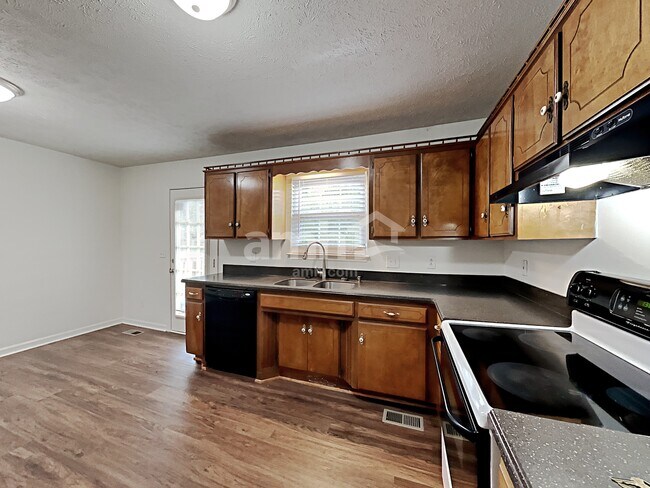 Photo - 200 Priest View Dr