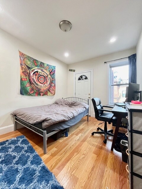 Photo - 179 Northampton St Unit 4