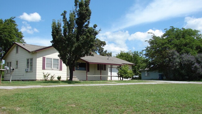 Building Photo - 8392 US-69 Rental