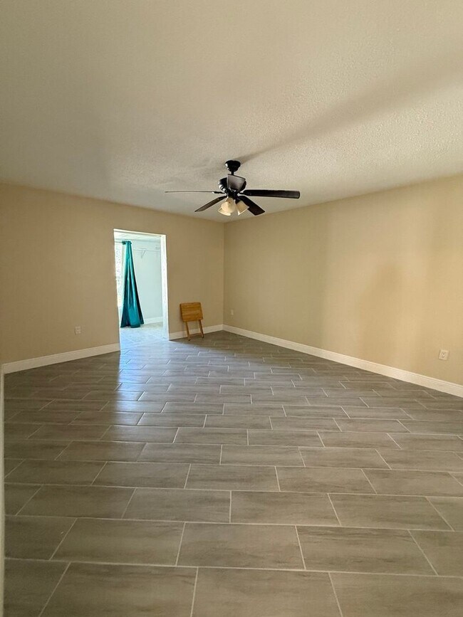 Photo - ?North Lakeland Gem – Private Single-Famil...
