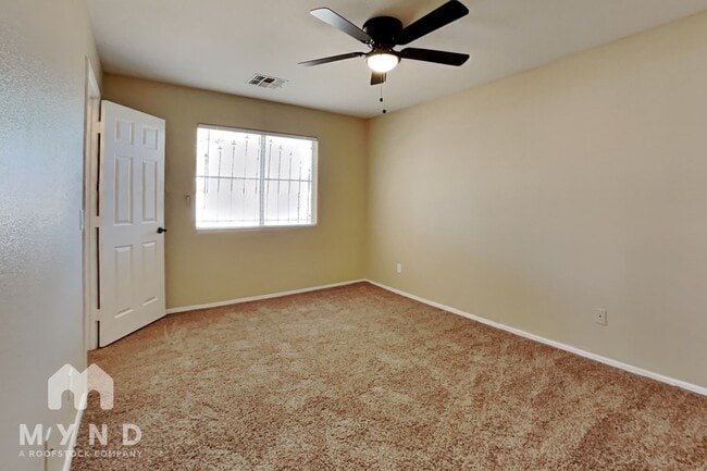 Photo - 2434 E Roeser Rd