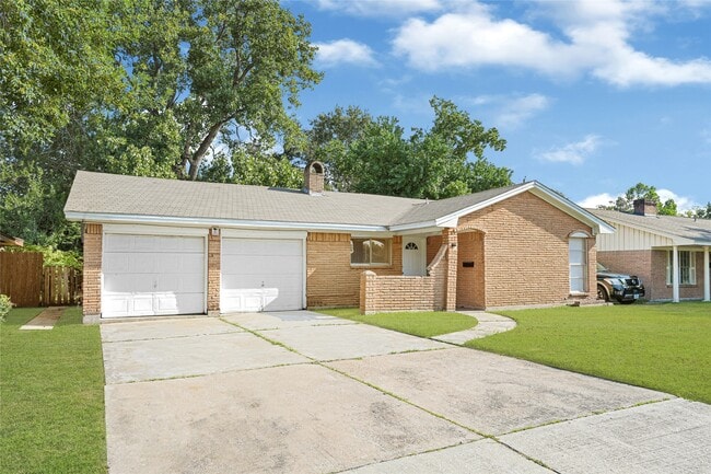 Building Photo - 3718 Simsbrook Dr Rental