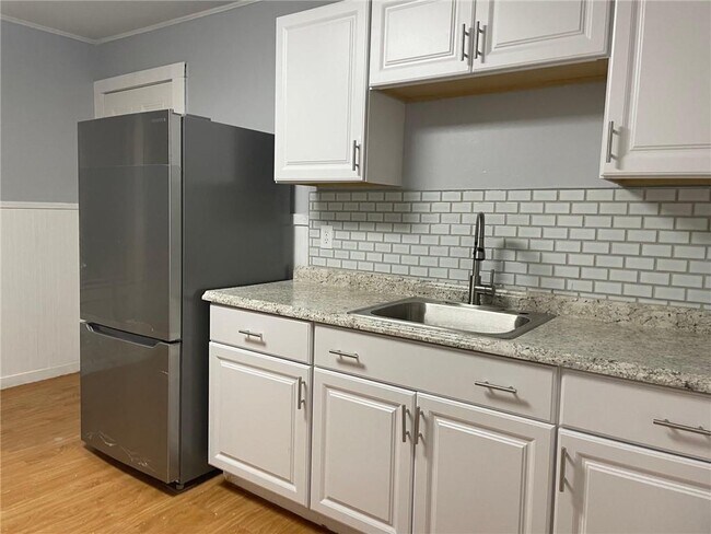 Photo - 408 Willow St Apartment Unit 3