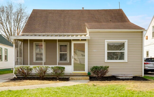 Photo - 1133 Duxberry Ave House