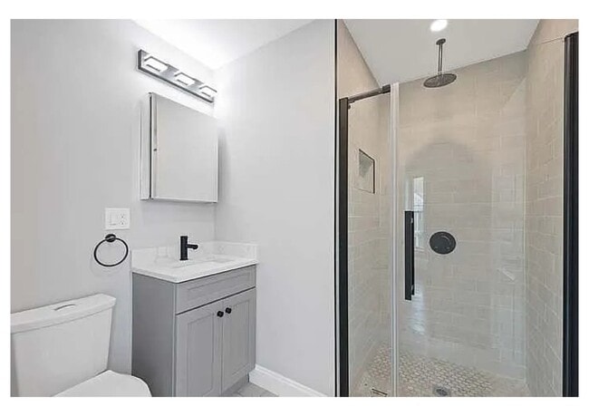 Bathroom 1 - 23 Beale St Unit 3